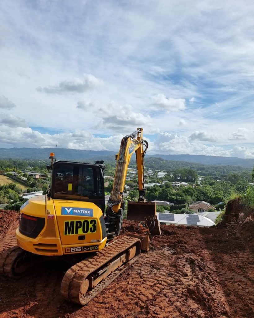 Excavator wet hire for rail and civil construction projects in Queensland