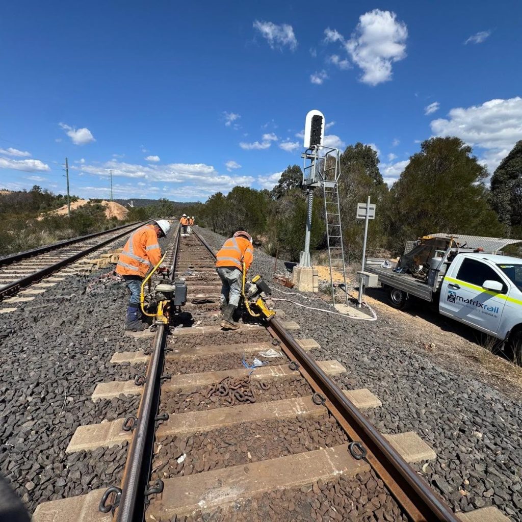 Matrix Unlimited qualified rail welders completing track construction and maintenance works in Australia