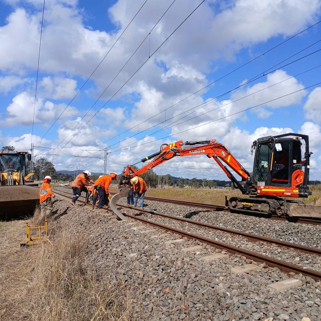 Wet and dry plant hire for rail and civil construction projects across Queensland