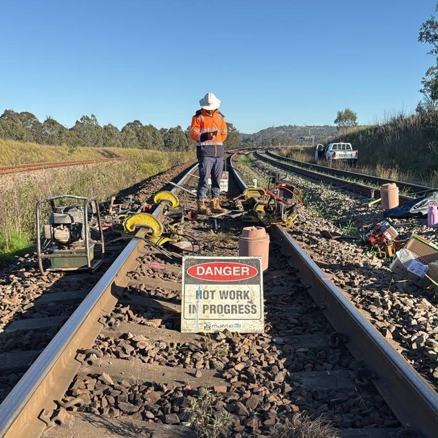 Experienced rail shutdown workforce completing track renewal during a scheduled possession
