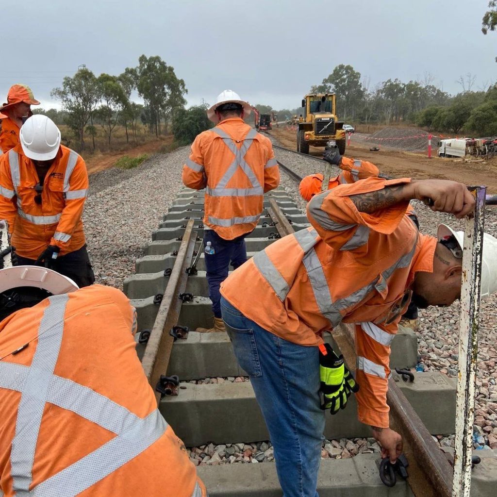How Rail Labour Hire Reduces Project Risk