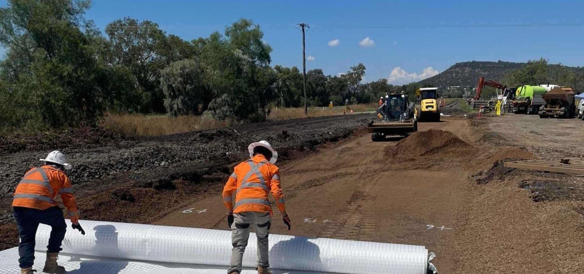 Matrix Unlimited personnel undertaking formation rehabilitation and track renewal works in Darra, NSW